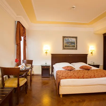 Amadria Park Agava 4* أوباتيا